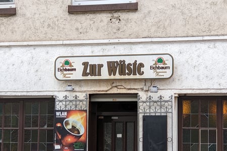 Zur Wüste
