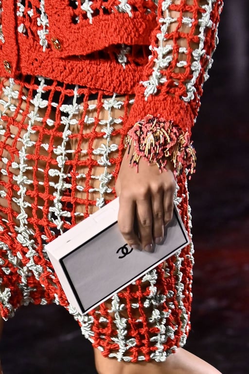 Clutch Chanel blanche – Louer un sac Chanel iconique chez Welpop 