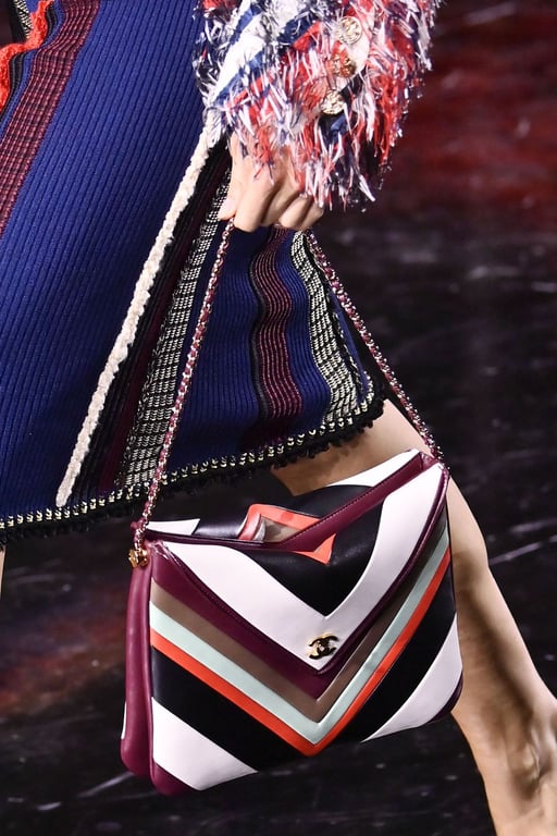 Sac bandoulière Chanel multicolore – Location sac Chanel moderne