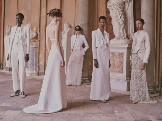 1748460311 1748427599 dior mode femme cruise 2026 show groupshot 270525 01 4134 2