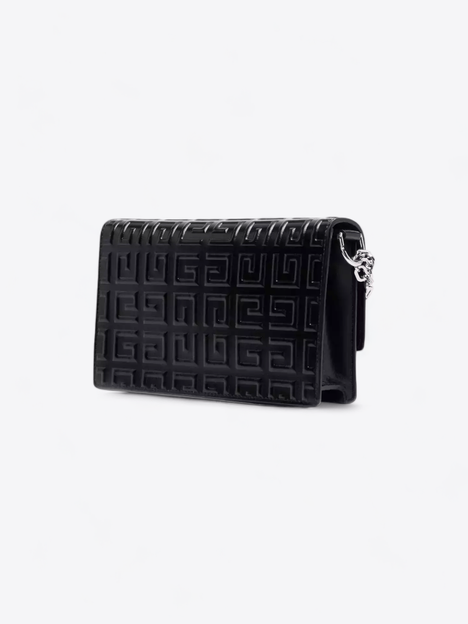 Elegante Givenchy 4G Schultertasche aus schwarzem Leder mit Metalldetails, zu mieten auf welPop.