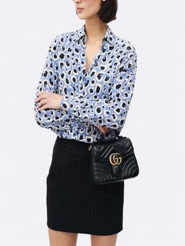 Schwarze Gucci GG Marmont Mini Tasche aus gestepptem Leder zum Mieten bei welPop - italienischer Luxus mit ikonischem GG-Logo und goldener Kette
