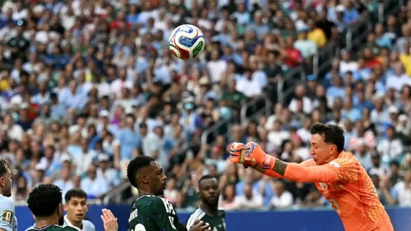 Uruguay held to 1–1 draw by Saudi Arabia