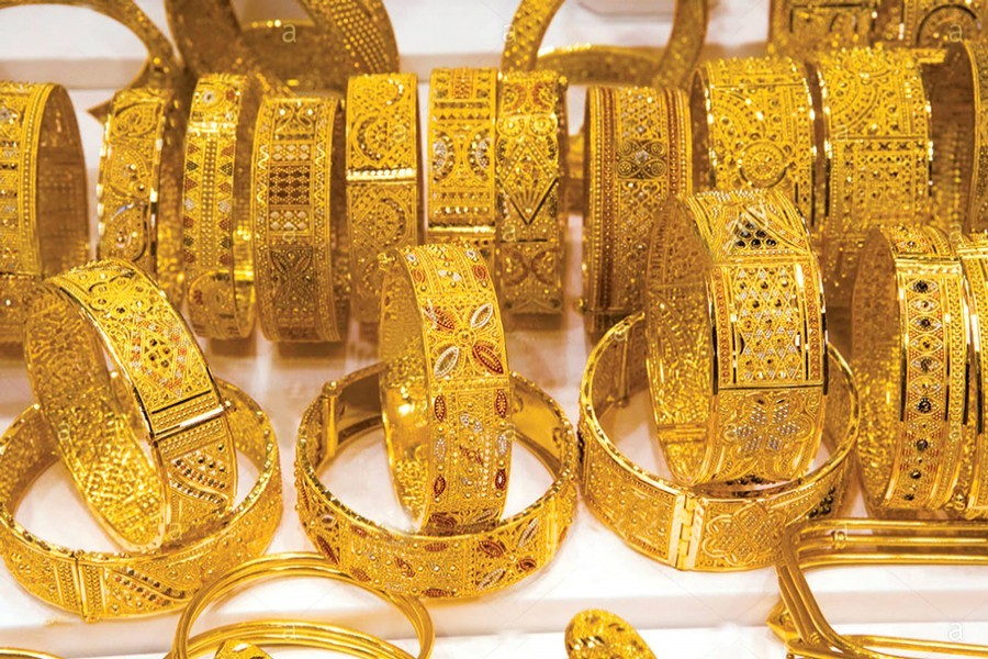Global gold prices drop by over Tk 80,000 in two days
