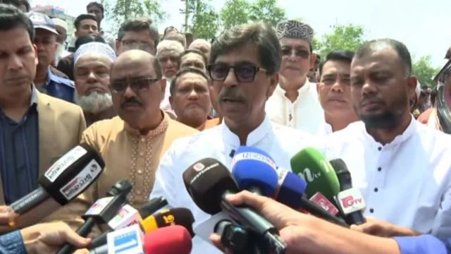 Agri Minister announces quickly installed automatic signals at highway rail crossings