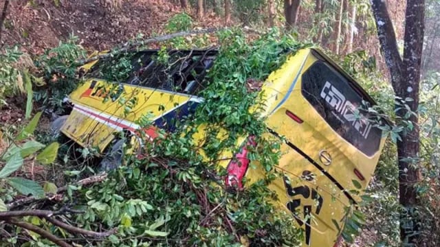Tourist bus plunges into ravine in Bandarban, at least 20 injured