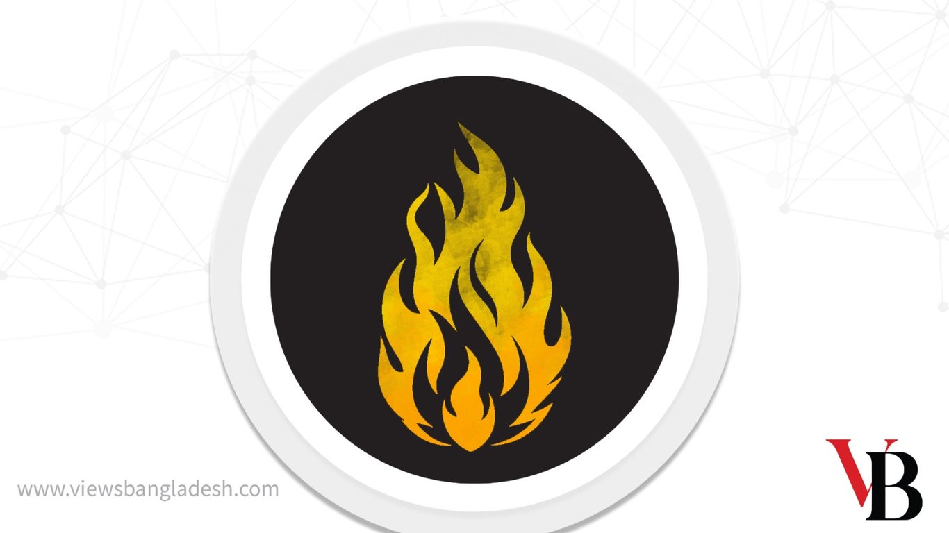 Bus set ablaze near Labaid Hospital in Dhanmondi