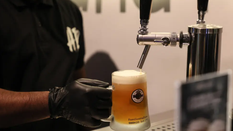 Saudi begins selling alcohol to non-Muslim residents