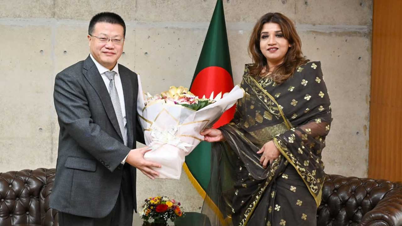 Chinese Ambassador pays courtesy call on State Minister for Foreign Affairs