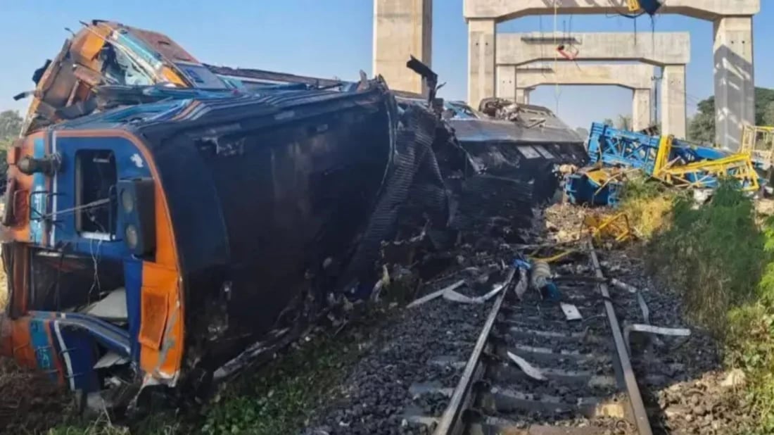 22 killed as crane collapses onto moving train in Thailand