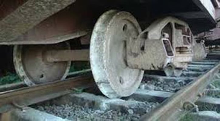Train carriage derails, rail services on Dhaka–Sylhet–Chattogram route suspended
