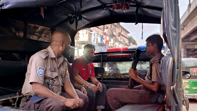 Shoe thrown at police during hawker eviction drive in Jurain, 2 held