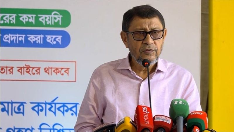 Health Minister blames vaccination delay for hundreds of child deaths