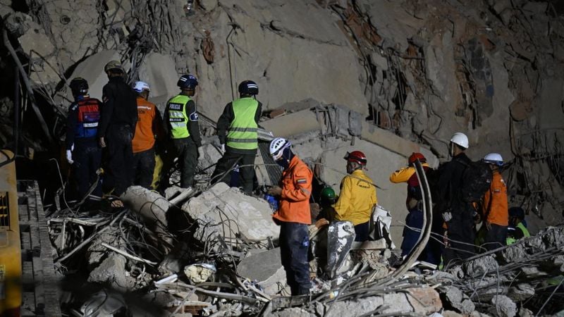 Venezuela earthquake death toll climbs to 1,719, thousands missing