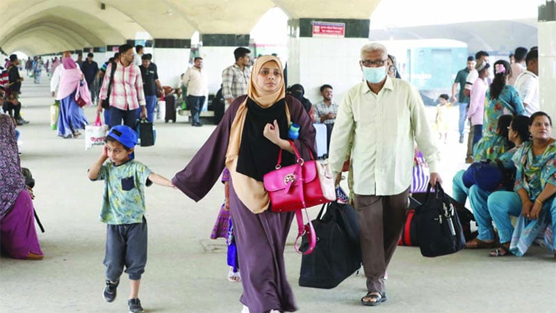 Workers begin returning to Dhaka as Eid holidays end