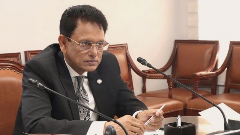 Minister rules out closure of six honours courses