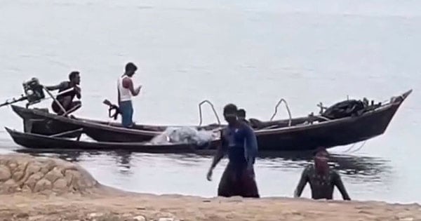 Armed Rohingya gang fires at fishing boat, allegedly sinks it in Naf River