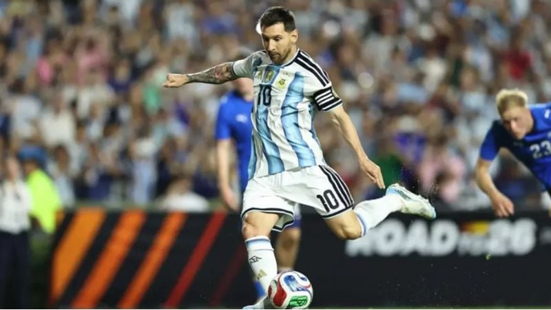 Messi’s comeback goal powers Argentina to 3-0 victory over Iceland