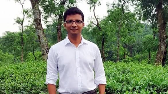 Driver, helper abandon NBR official's body at hospital gate in Naogaon