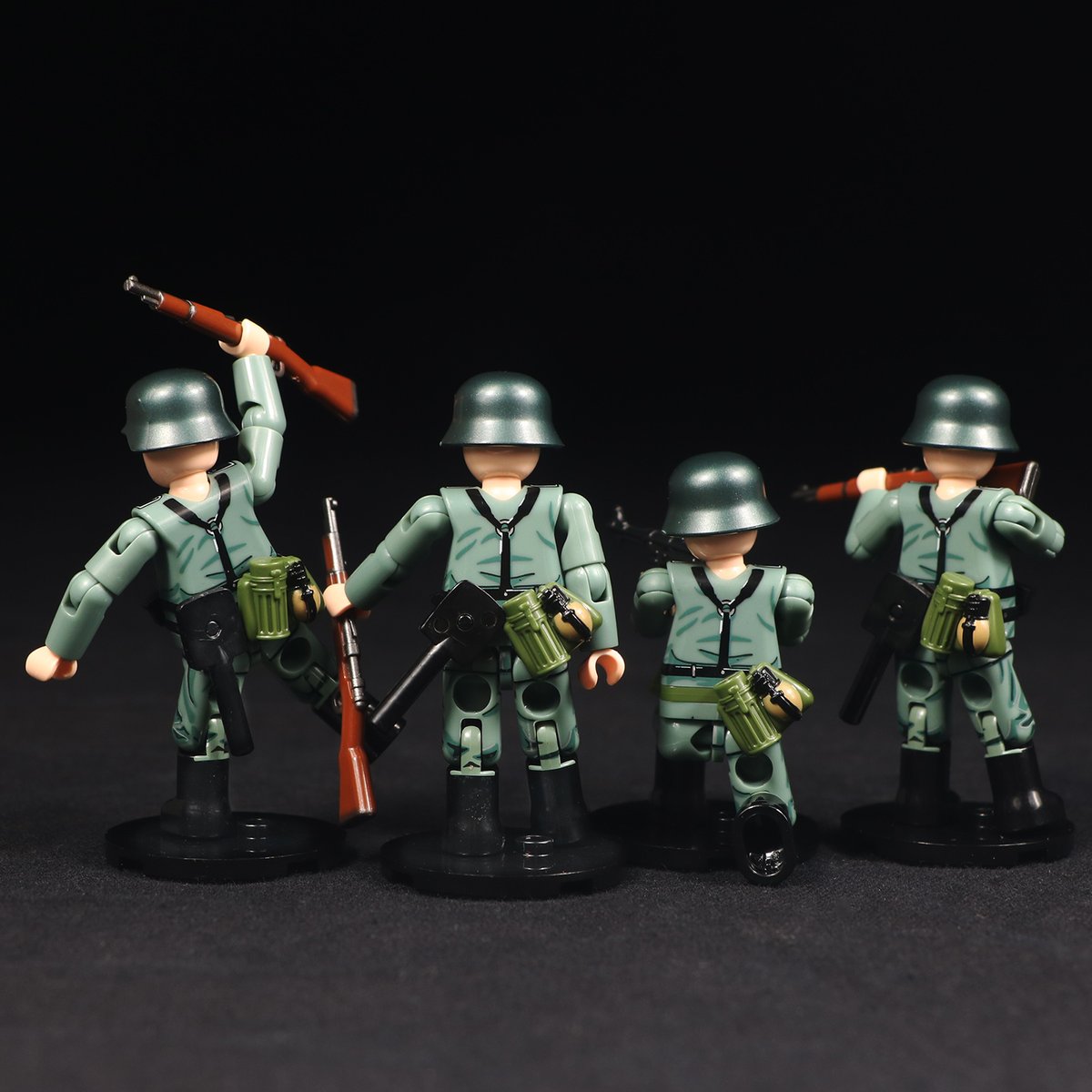 WW2 German Infantry Rifleman Midfigure 4-Men Squad