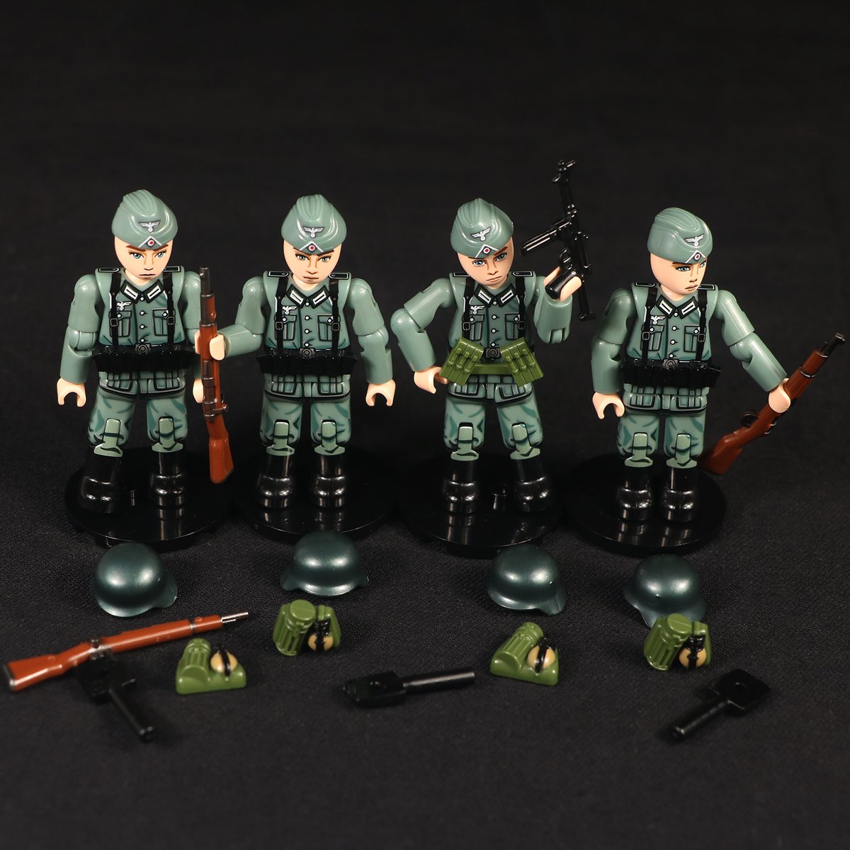WW2 German Infantry Rifleman Midfigure 4-Men Squad