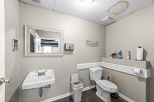 13431 Cedar Rd - Commercial photo 5