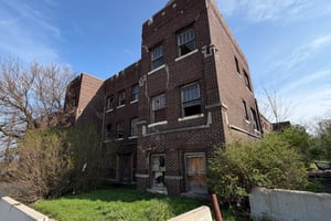 1835 Noble Rd photo 3