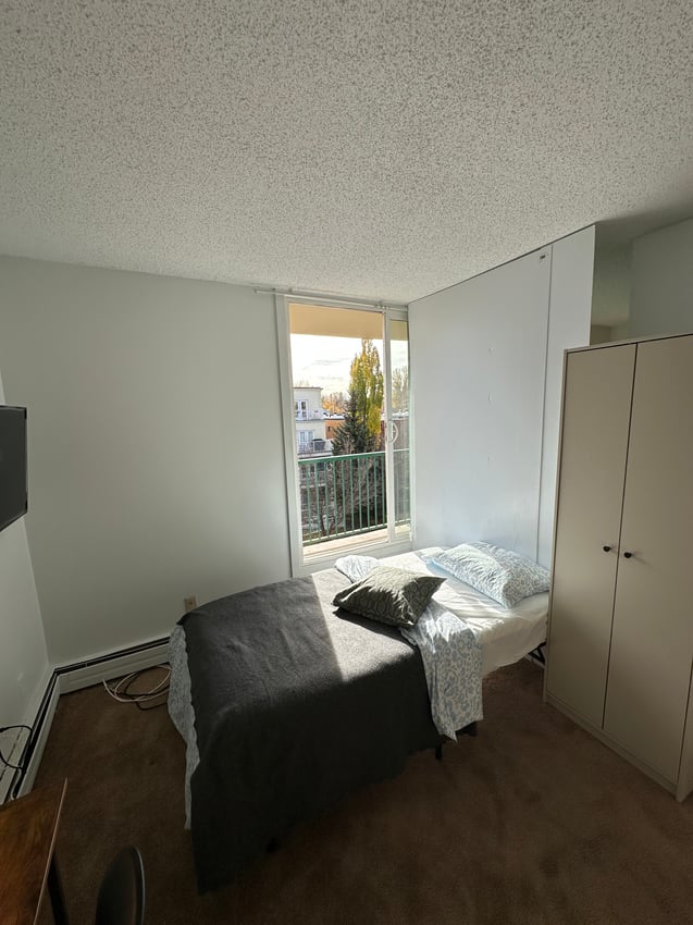 21 Avenue SW & 5 Street SW