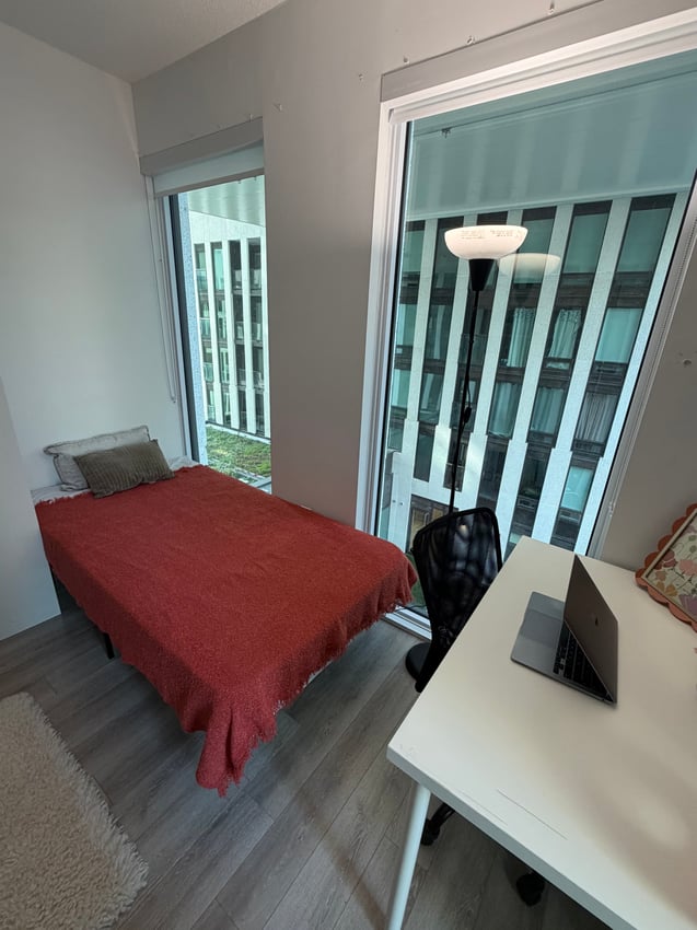 Flex Room at 5th Floor - Simcoe St, Toronto — photo 2 of 6