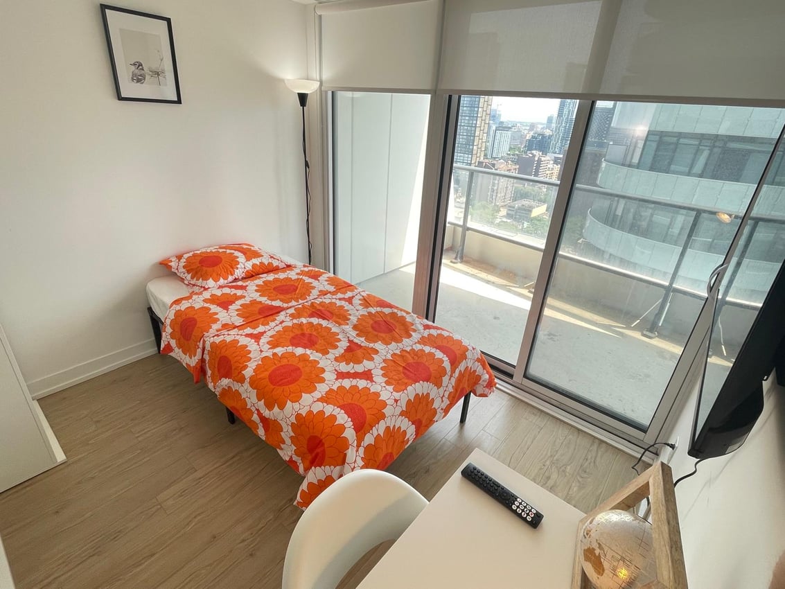 Flex Room - Wood St & Church St