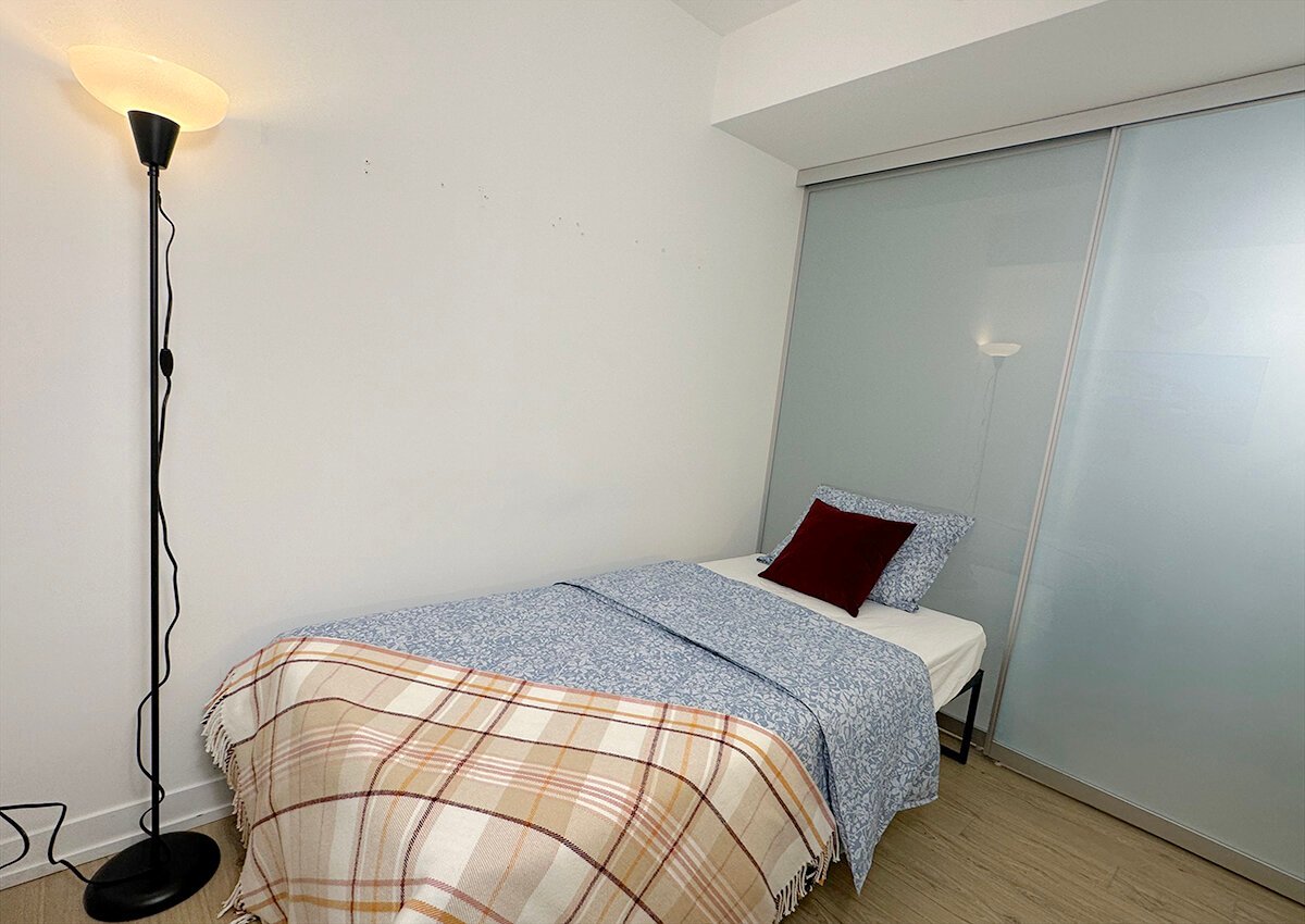 Den Room at 37th Floor - Wood Street, Toronto — photo 3 of 13