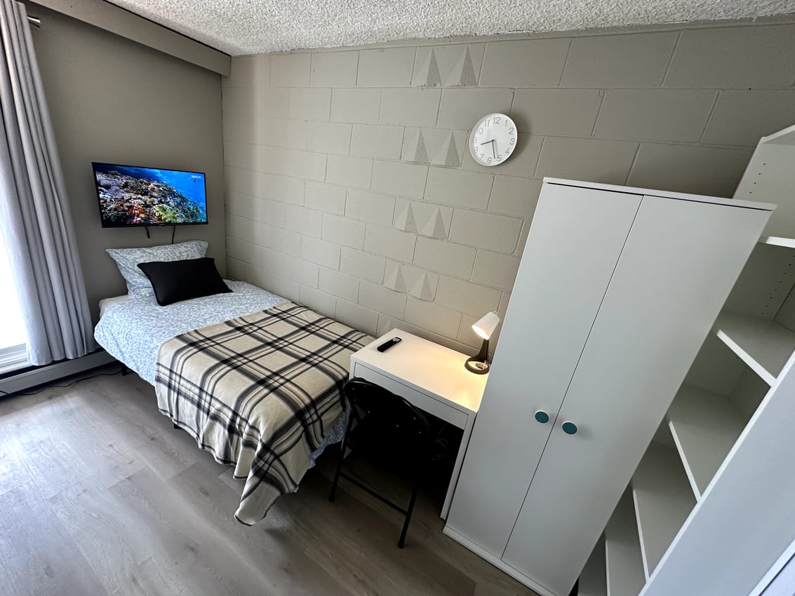 15 Avenue SW & 11 Street SW 4