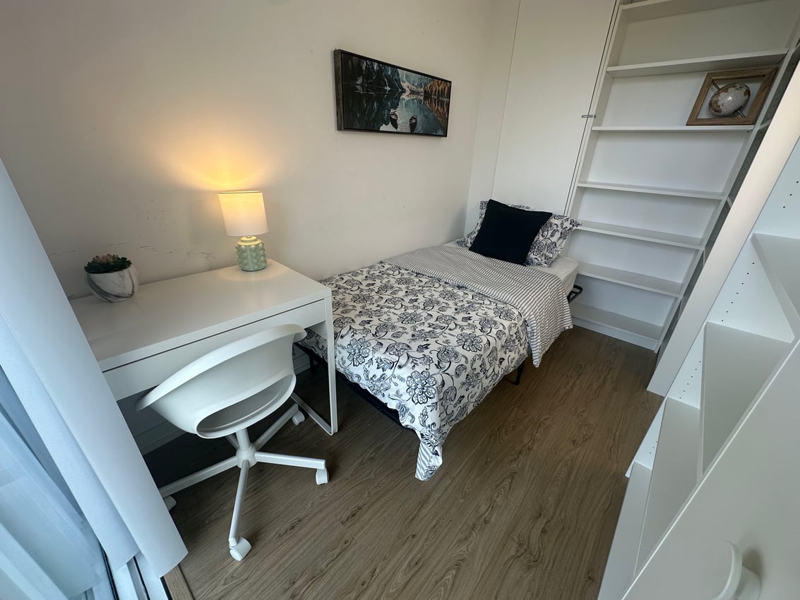 Flex Room - Wood St & Church St