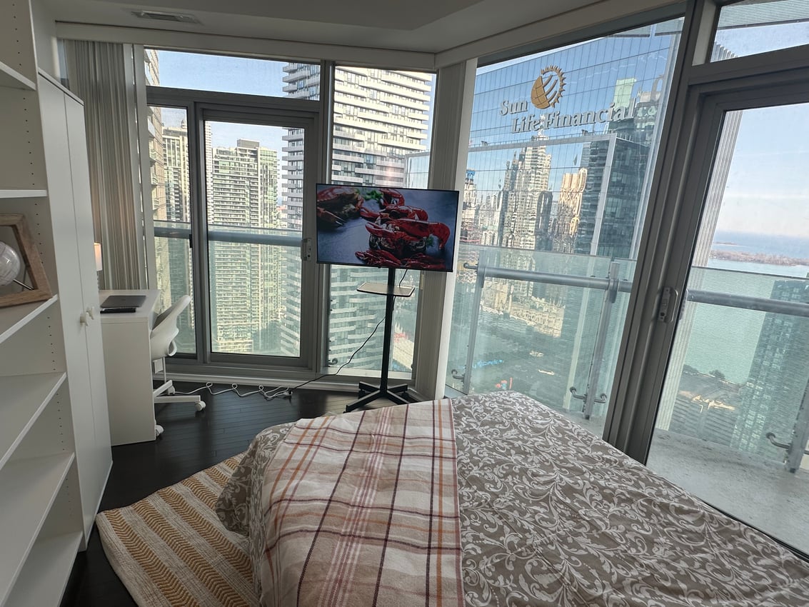 Flex Room at 56th Floor - York Street, Toronto — photo 2 of 12