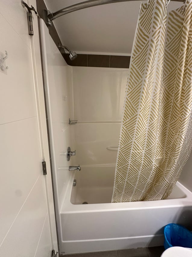 Master Room at 2nd Floor - 1235 11 Ave SW, Calgary — photo 7 of 13