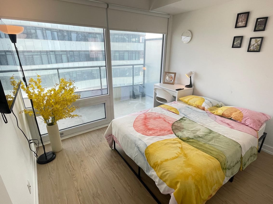 Deluxe Room - Wood St & Church St