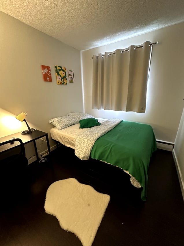 Premium Deluxe - 1 Street SW & 13 Avenue SW