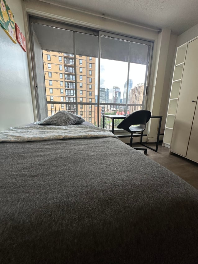 Flex Room with Balcony at 7th Floor - 720 15 Ave SW, Calgary — photo 3 of 22