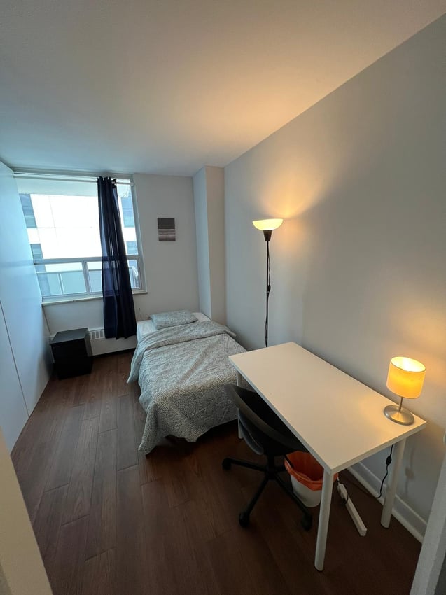 Flex Room - Davisville Avenue & Yonge Street
