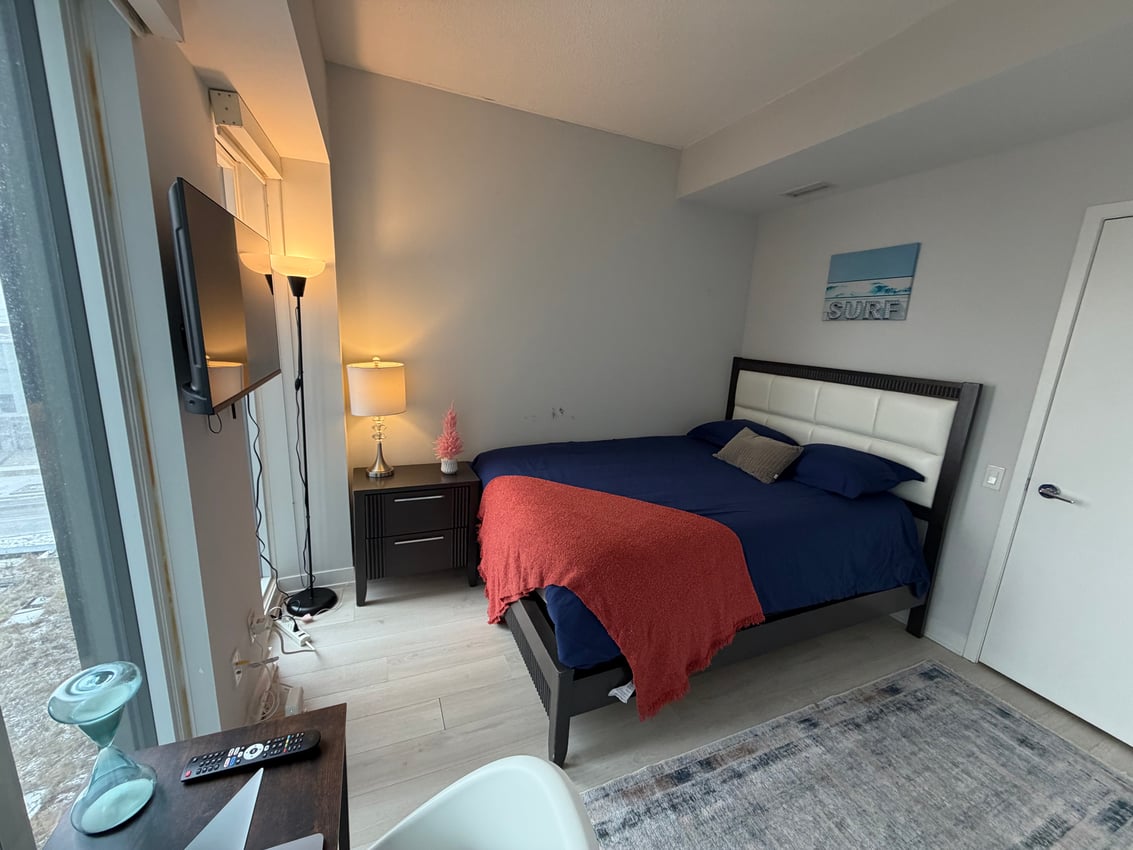 Premium Deluxe at 5th Floor - Queens Wharf Road, Toronto — photo 2 of 13