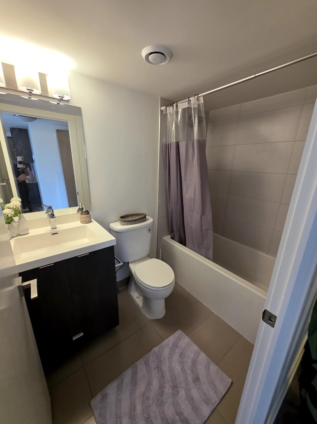 Premium Deluxe at 11th Floor - Mcgill Street, Toronto — photo 8 of 9