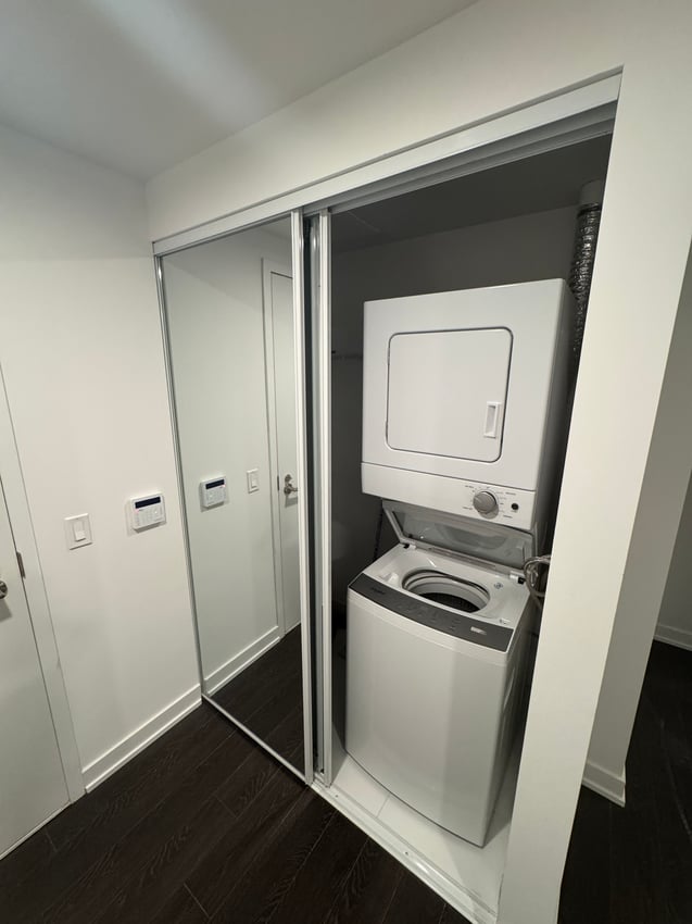 Flex Room at 6th Floor - St Patrick St, Toronto — photo 8 of 9