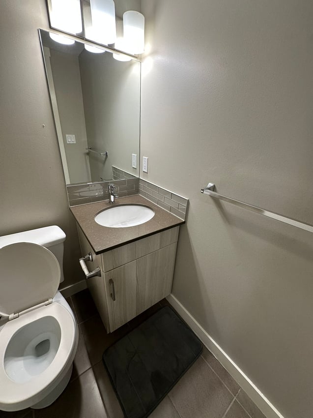 Master Room at 2nd Floor - 1235 11 Ave SW, Calgary — photo 6 of 13