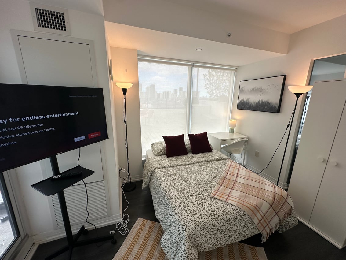 Flex Room at 18th Floor - Jarvis St, Toronto — photo 3 of 12