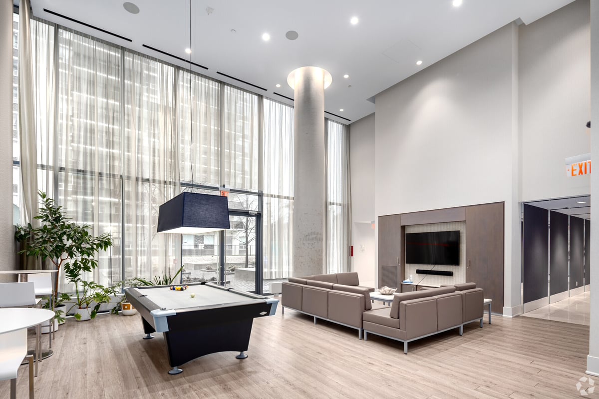 Flex Room at 16th Floor - Balliol Street, Toronto — photo 9 of 13