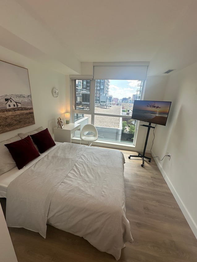 Master Room at 16th Floor - Widmer St, Toronto — photo 3 of 10