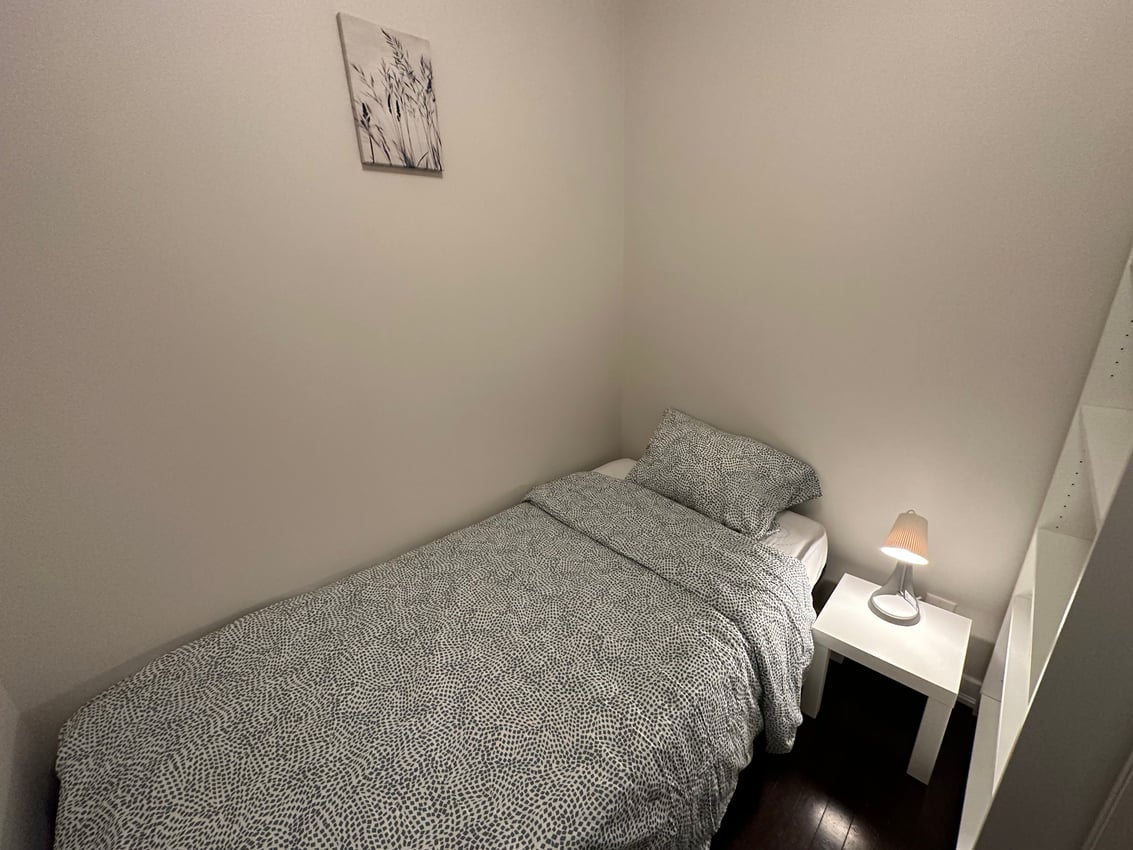 Den Room - York St & Bremner Blvd