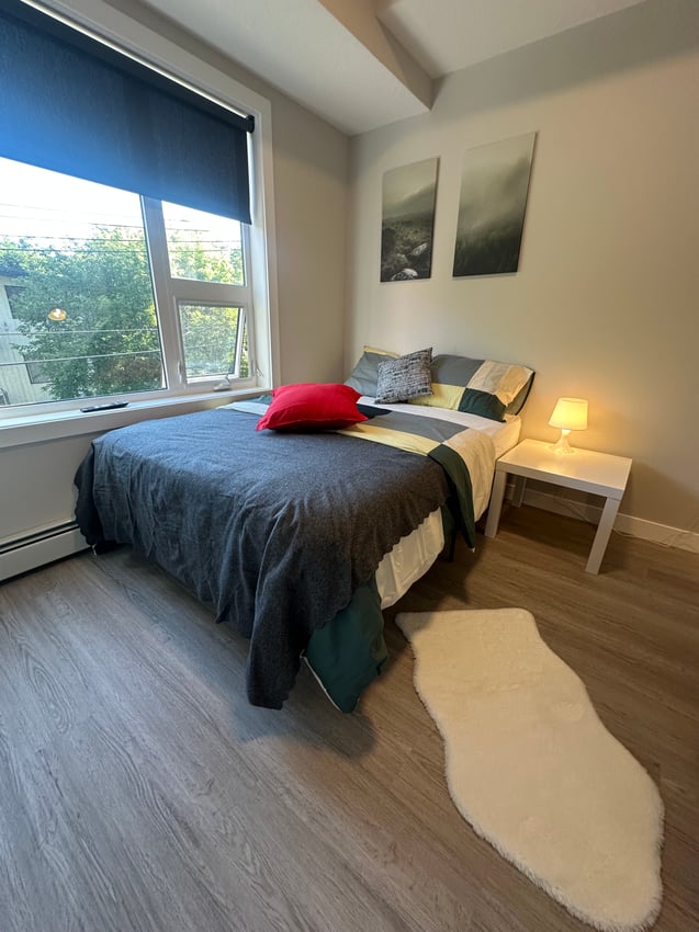 Master Room at 3rd Floor - 825 17 Ave SW, Calgary — photo 6 of 18