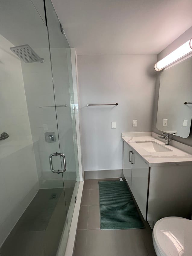 Master Room at 25th Floor - Walmer Road, Toronto — photo 5 of 14