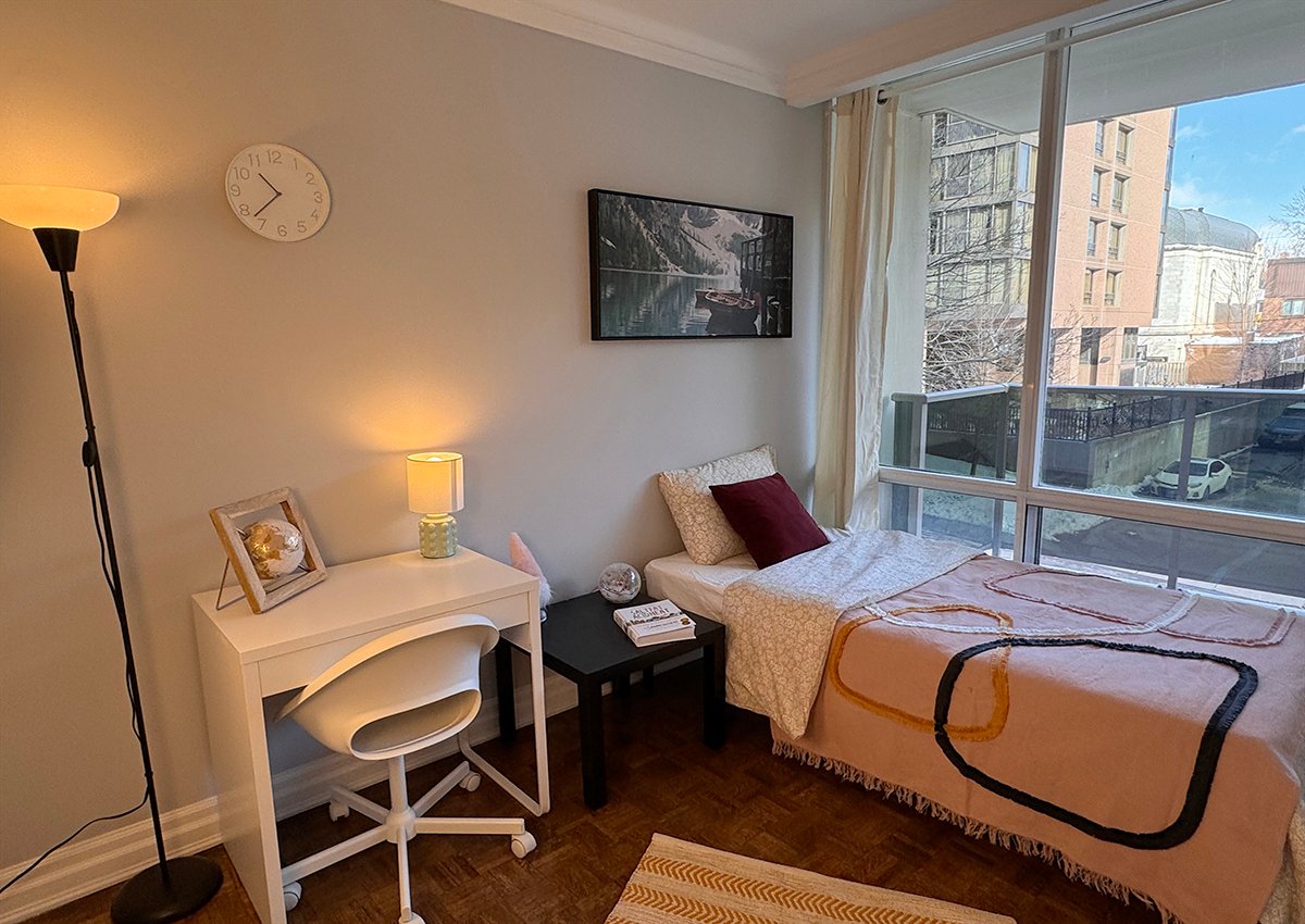 Flex Room - Walmer Road & St. Clair Avenue West